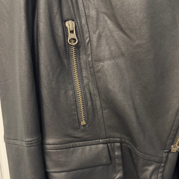 Clara Sun Woo Black Leather Jacket - Picture 4 of 6